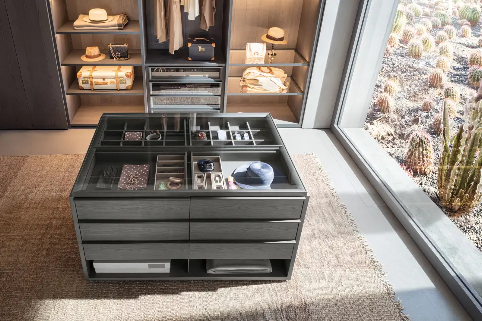 Modular Walk-In Isle System